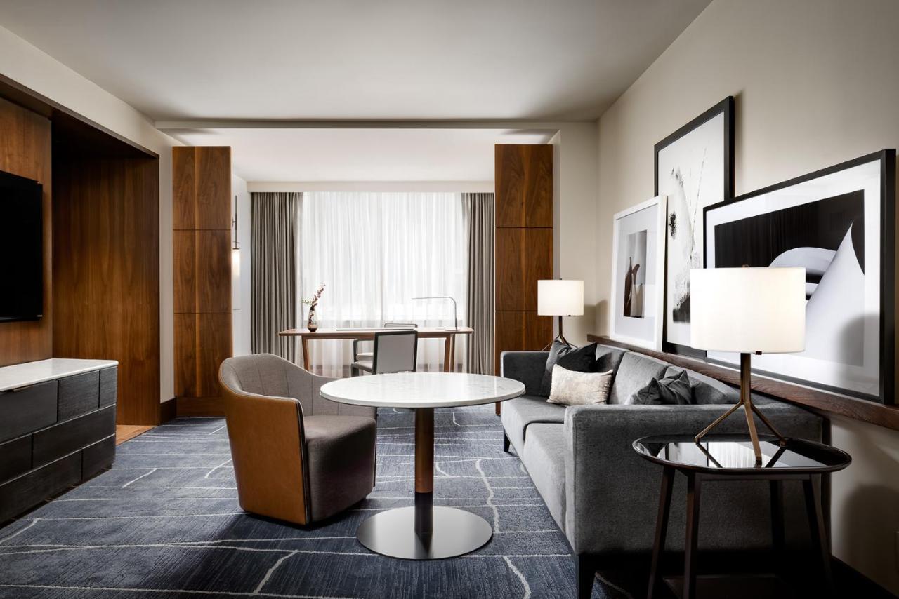 Park Hyatt Toronto Hotel Exterior photo
